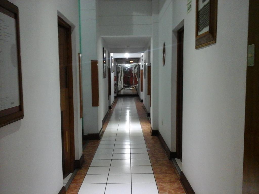 Hostal Yaki Lima Buitenkant foto